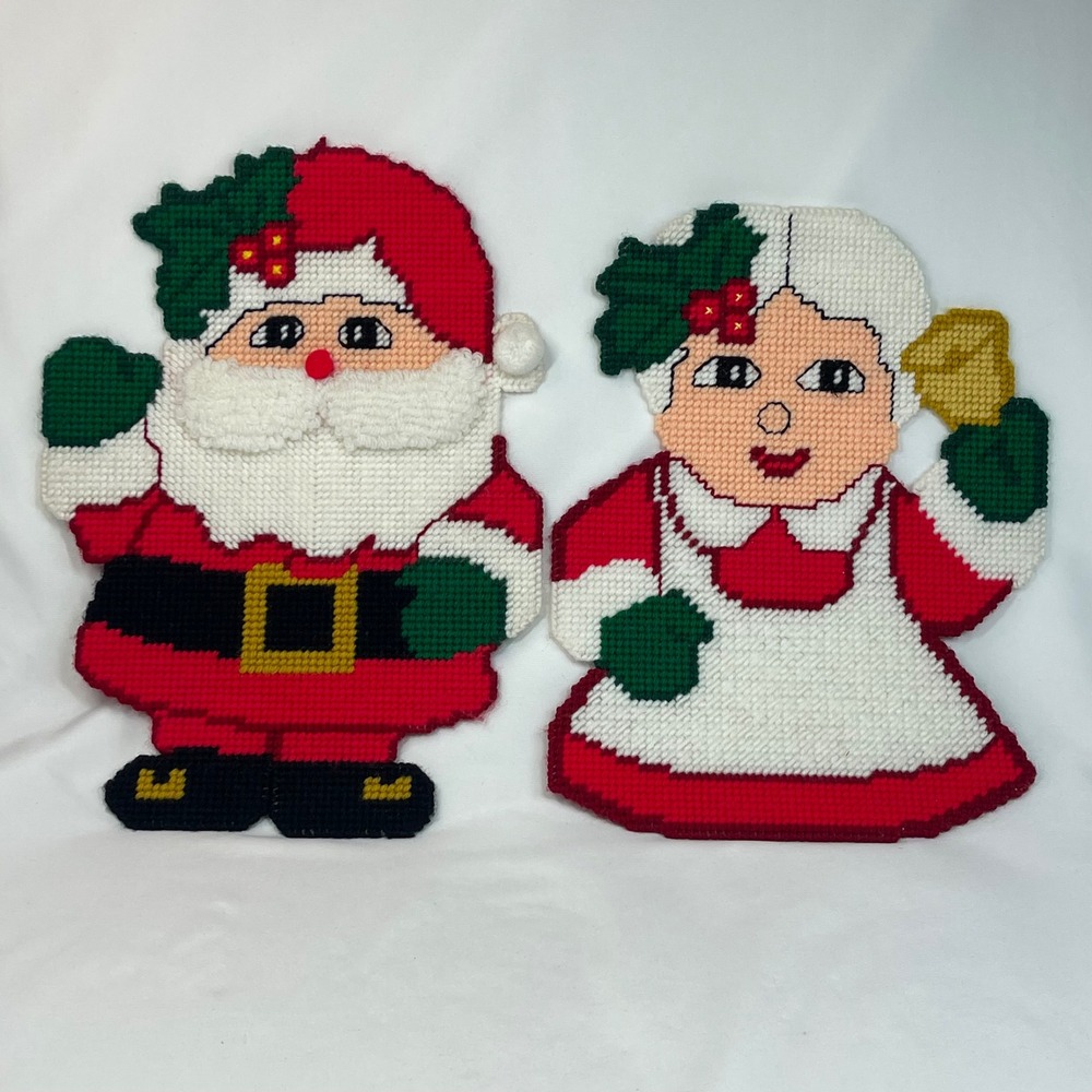 Vintage Handmade Plastic Canvas Yarn Santa Mrs Claus Christmas Wall Hanging Set
